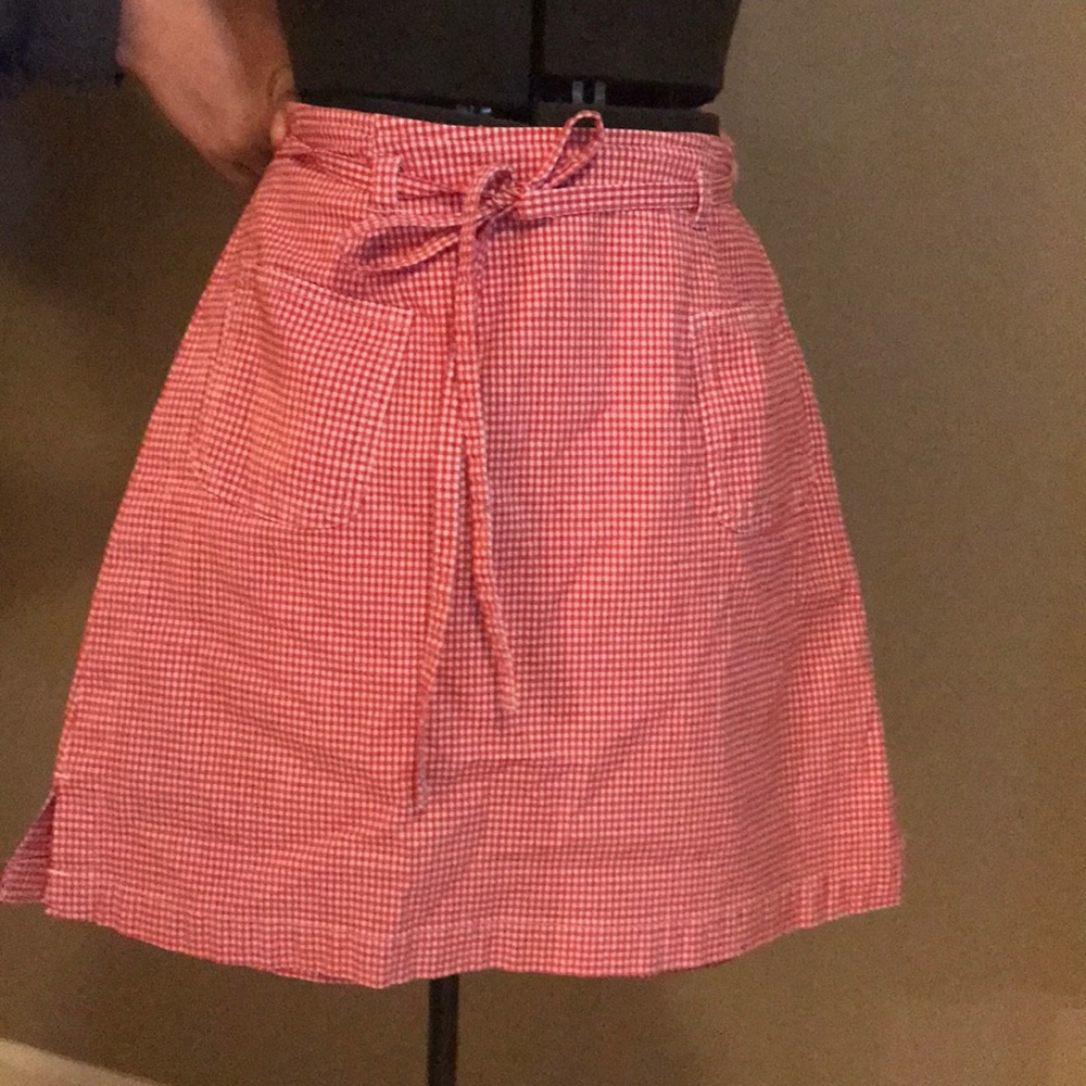 Red/white checked mini-skirt